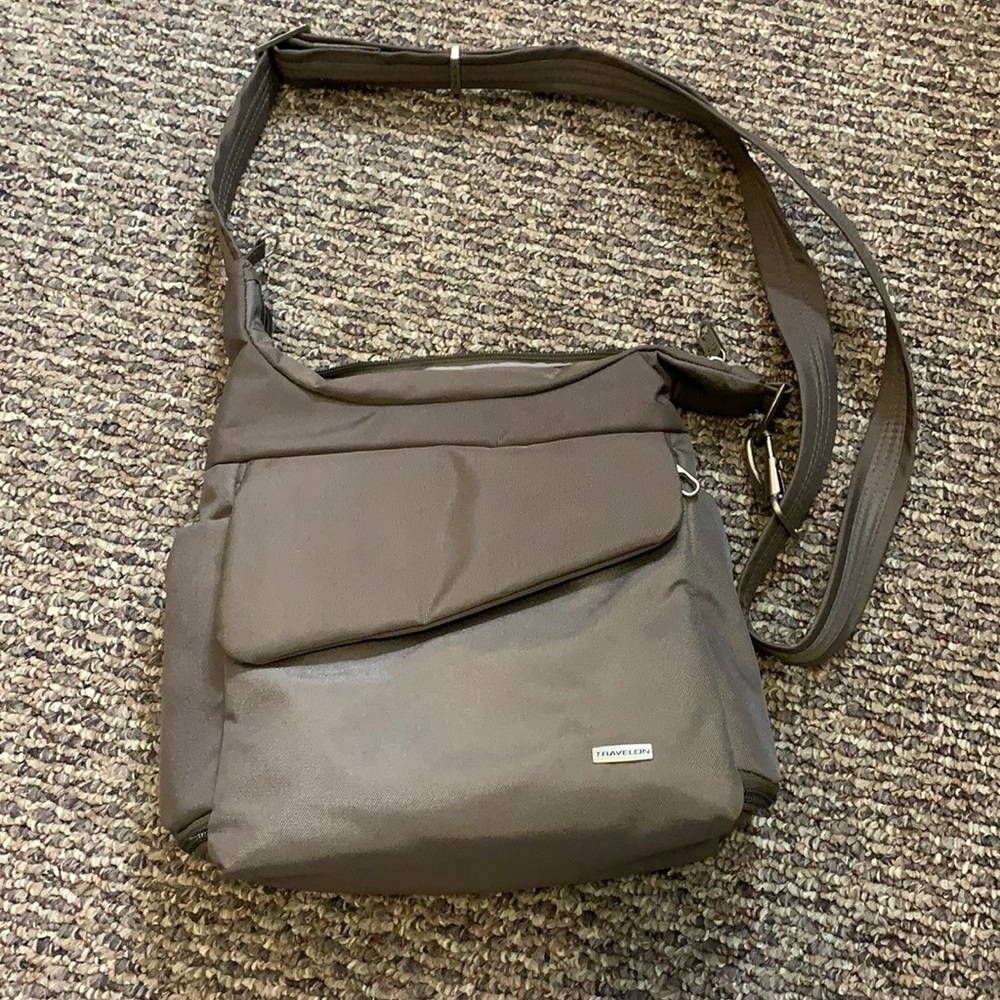 Travel purse